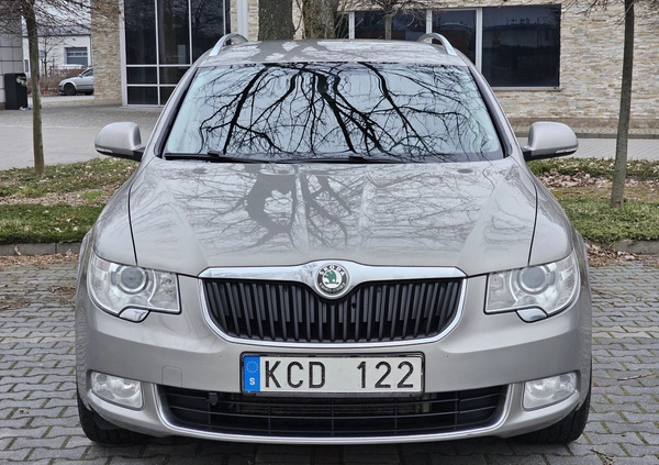 Skoda Superb cena 44900 przebieg: 224000, rok produkcji 2013 z Szydłowiec małe 631